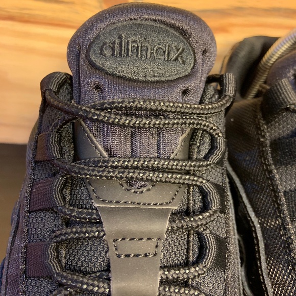 New Nike Women's Air Max 95 Triple Black Running - Picture 5 of 8